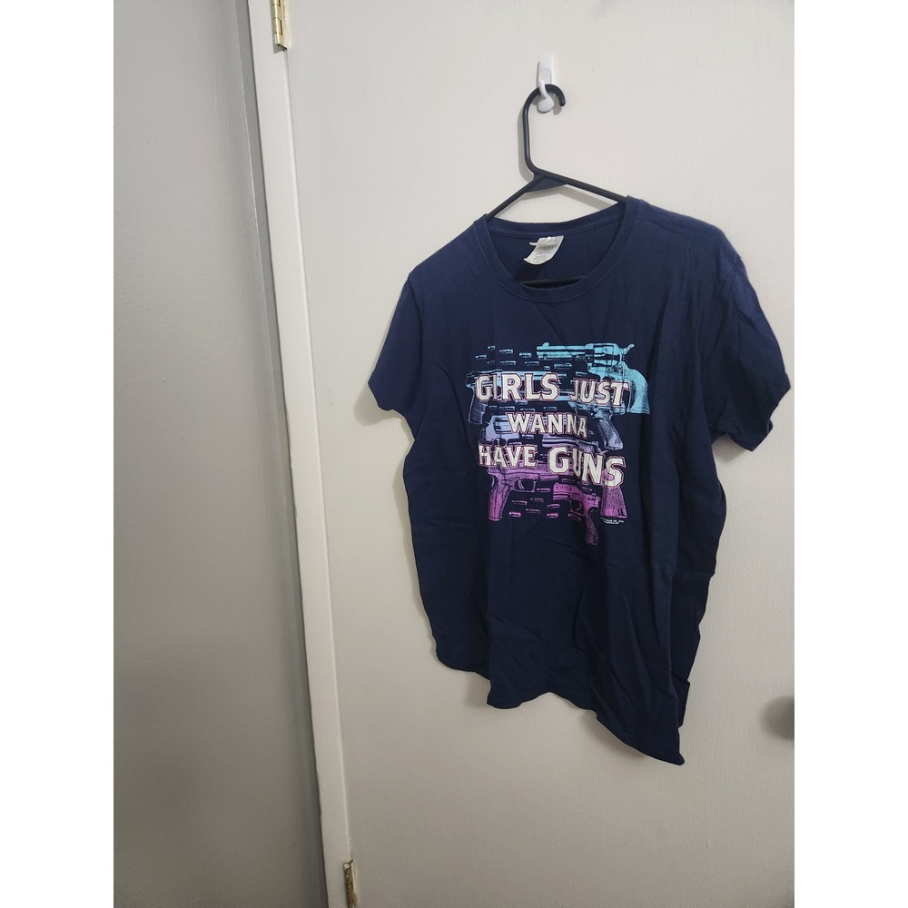 Gildan Ultra Cotton Navy Graphic Tee Girls Just Wanna Have Fun Parody Large